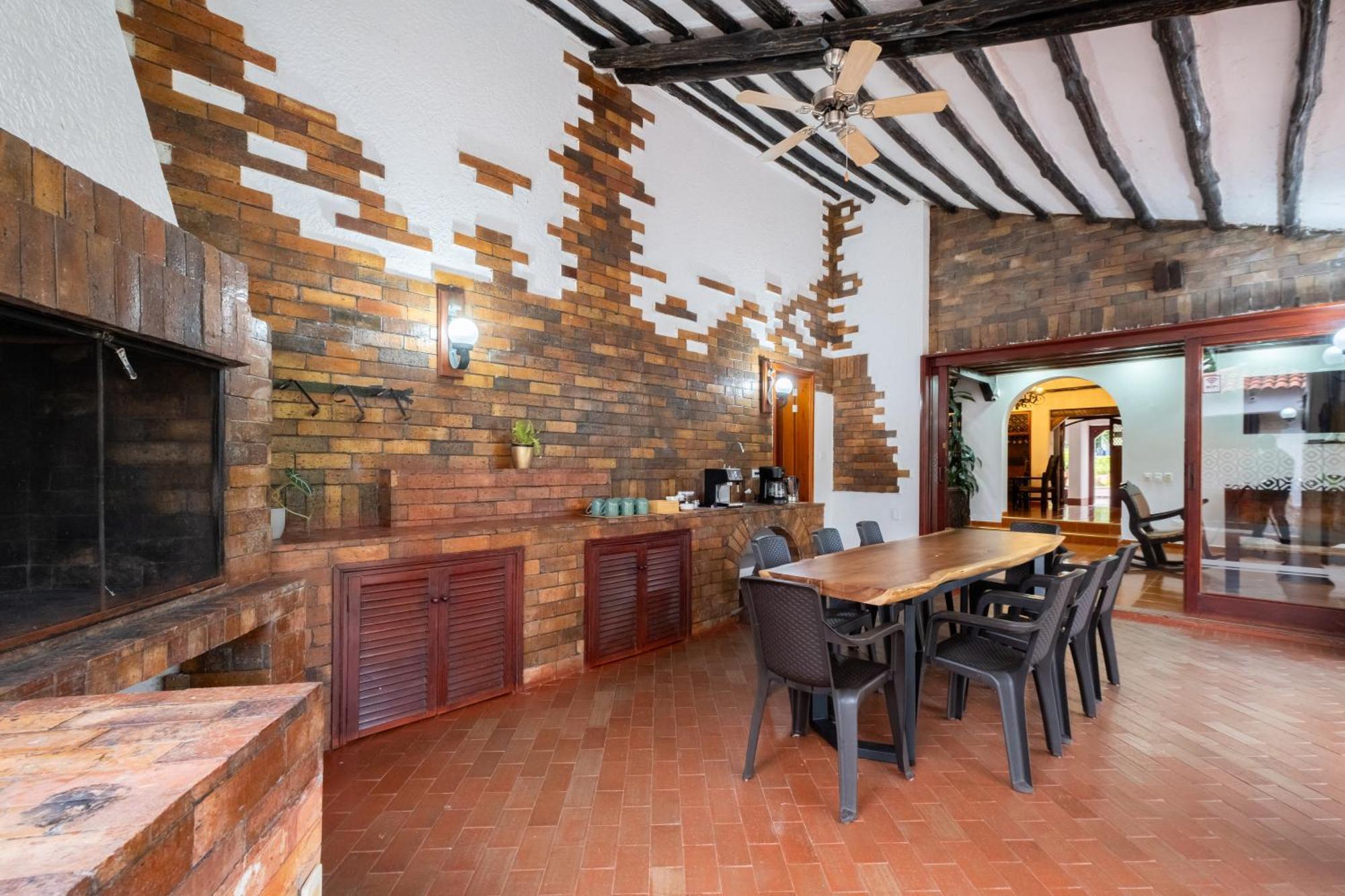 Hotel Chalet El Castillo By Majuva El Edén エクステリア 写真
