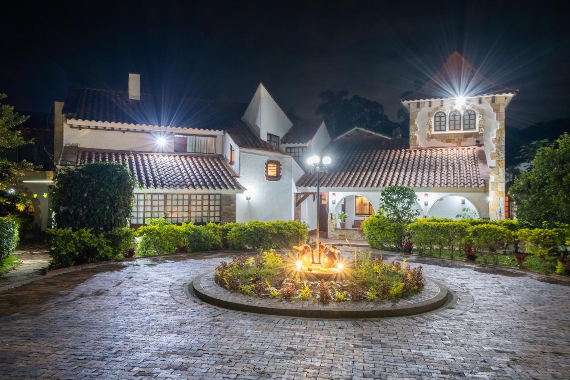 Hotel Chalet El Castillo By Majuva El Edén エクステリア 写真