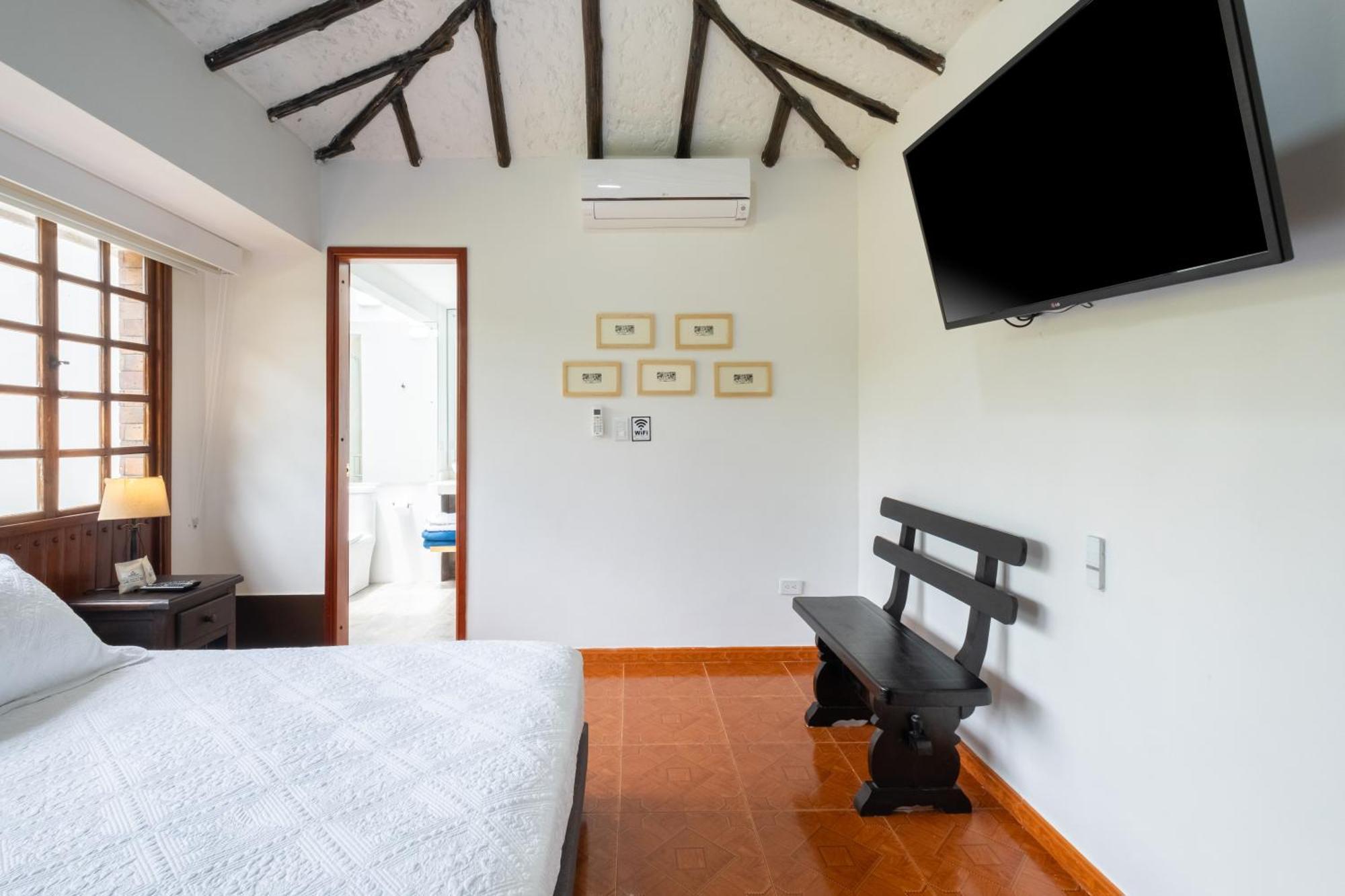 Hotel Chalet El Castillo By Majuva El Edén エクステリア 写真