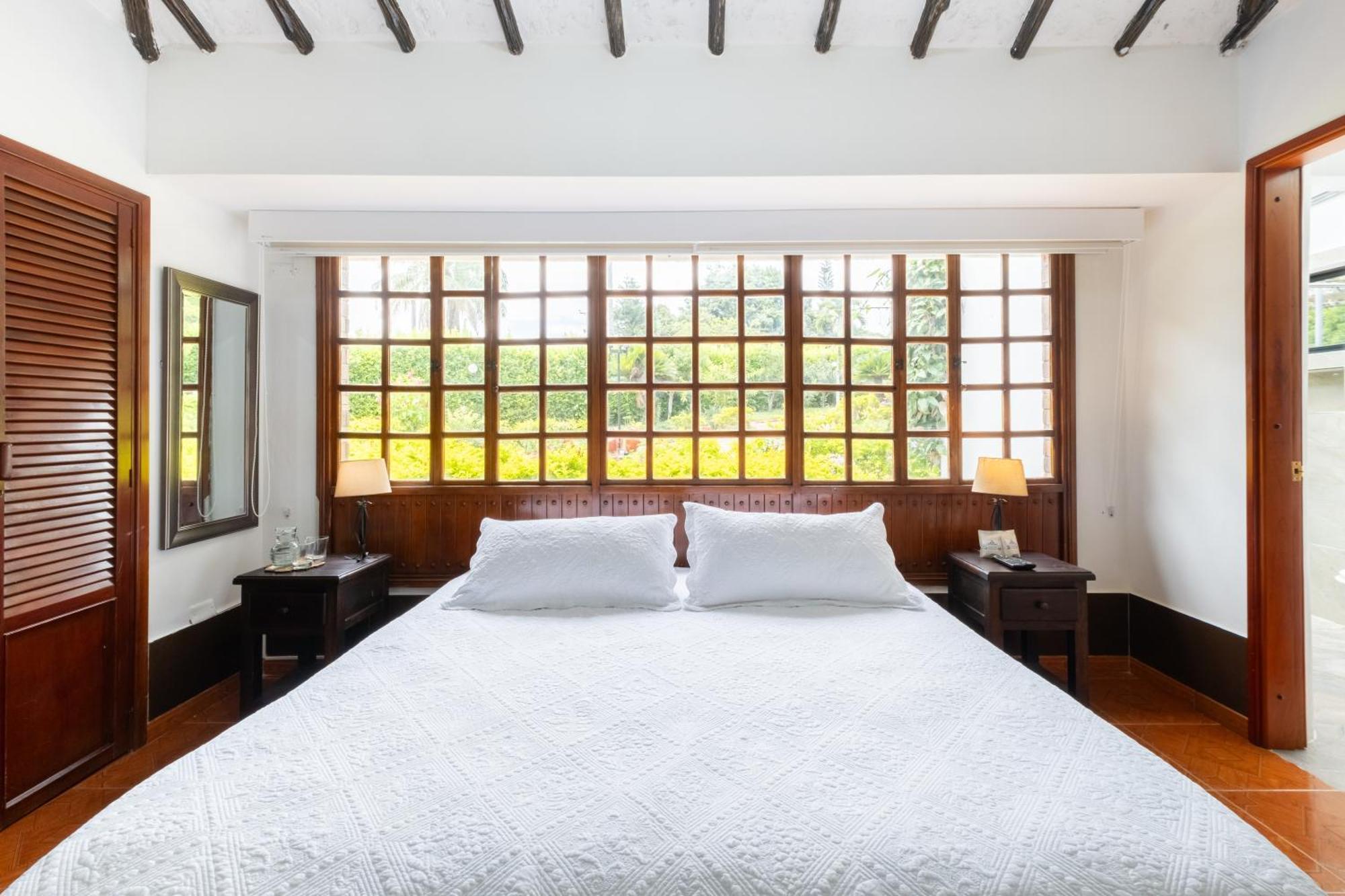Hotel Chalet El Castillo By Majuva El Edén エクステリア 写真